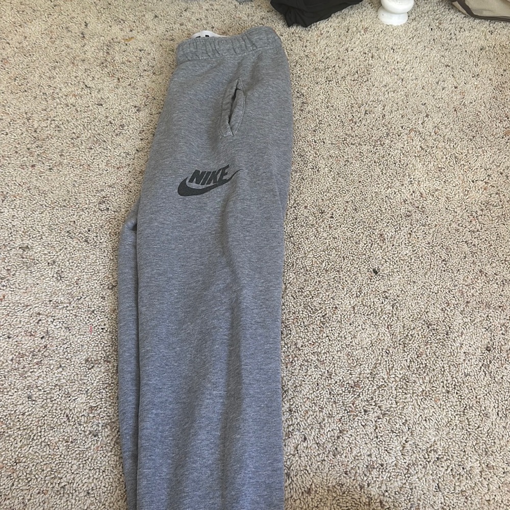 Grey Nike sweatpants in a size extra small